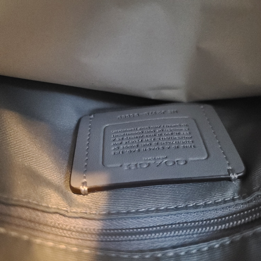 Coach tote - Picture 3 of 3